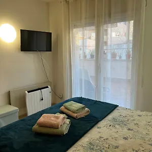 https://cmode-apartament-al-bell-mig-de-girona.topcostabravahotels.com